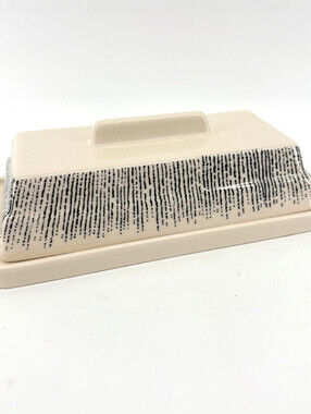 Thyme & Table 'Riley' Ceramic Covered Butter Dish 2.25" x 4" x 7.5" Ivory